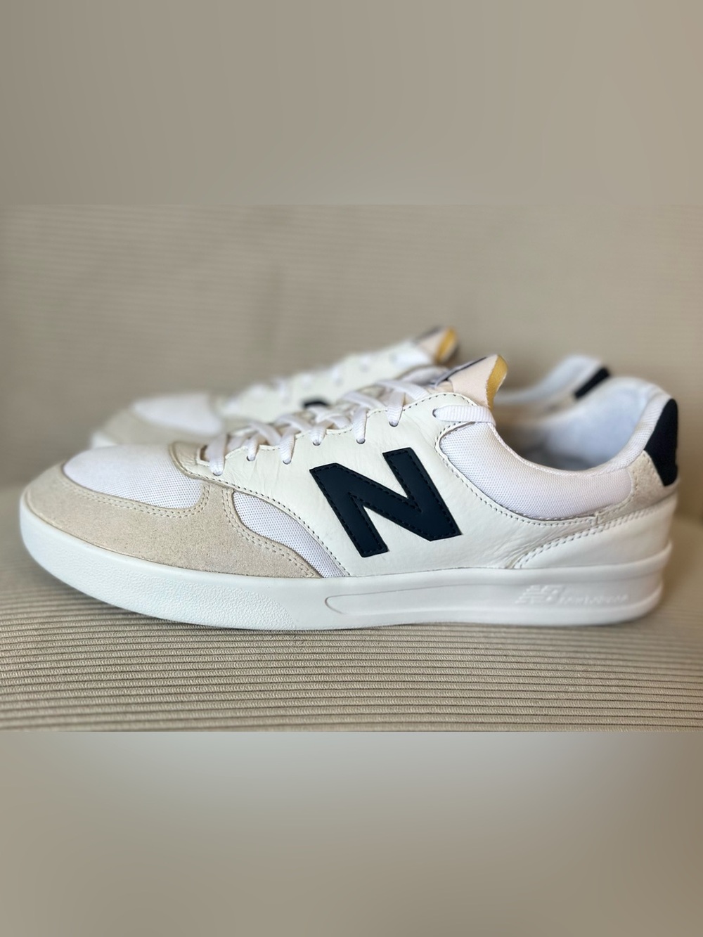 New Balance Men’s CT300 v3 Court Sneakers in the "White/Navy" size 10 - Picture 3 of 9